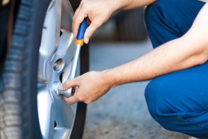 How Do You Change Tyres Step by Step?